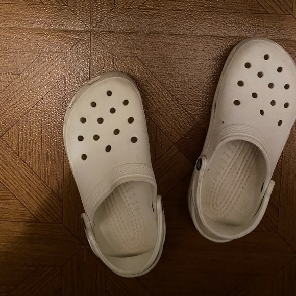 Women’s crocs - Picture 1 of 2